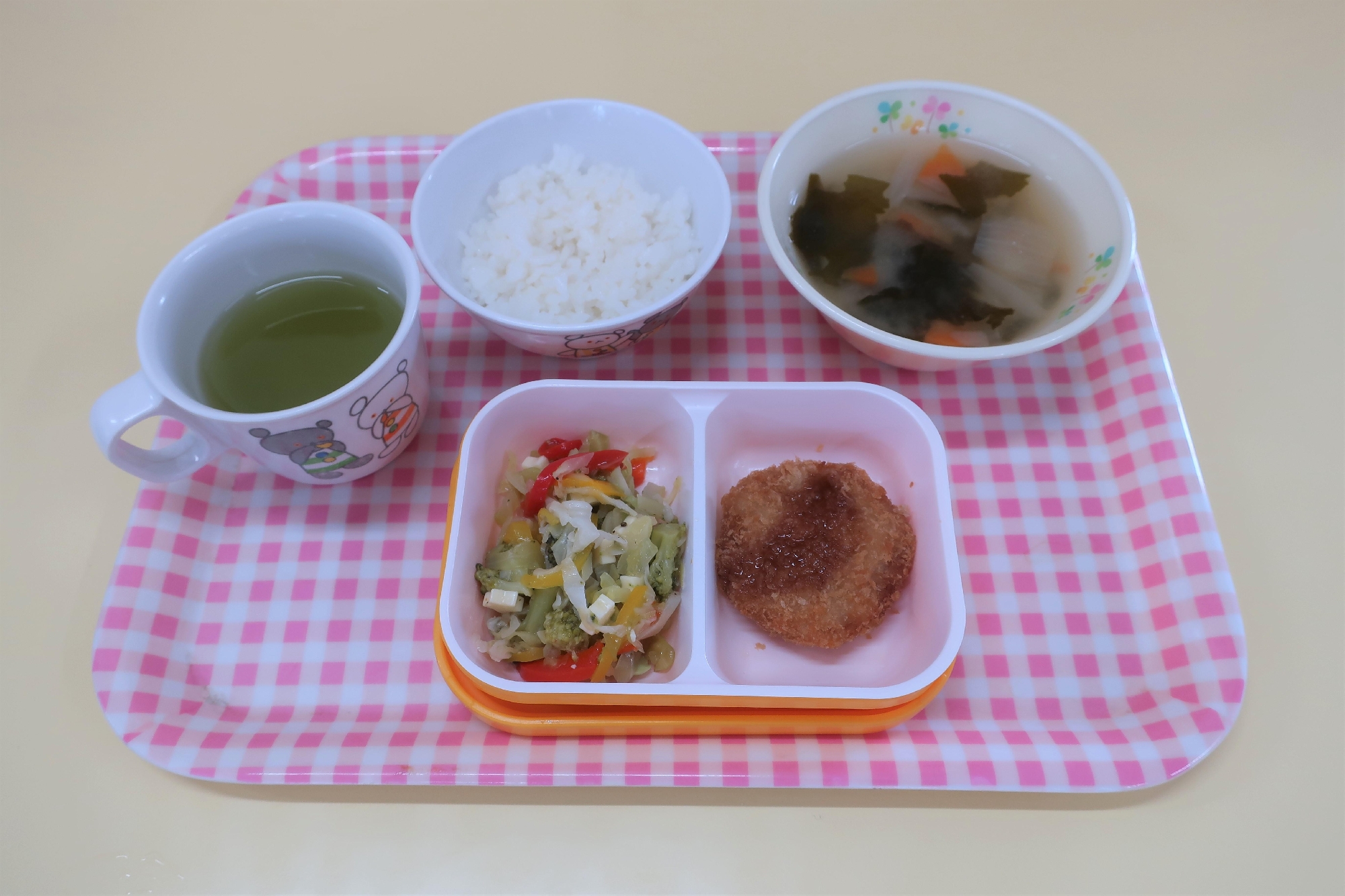 ３月２４日(金)３歳児からの給食(たんぽぽ２組)